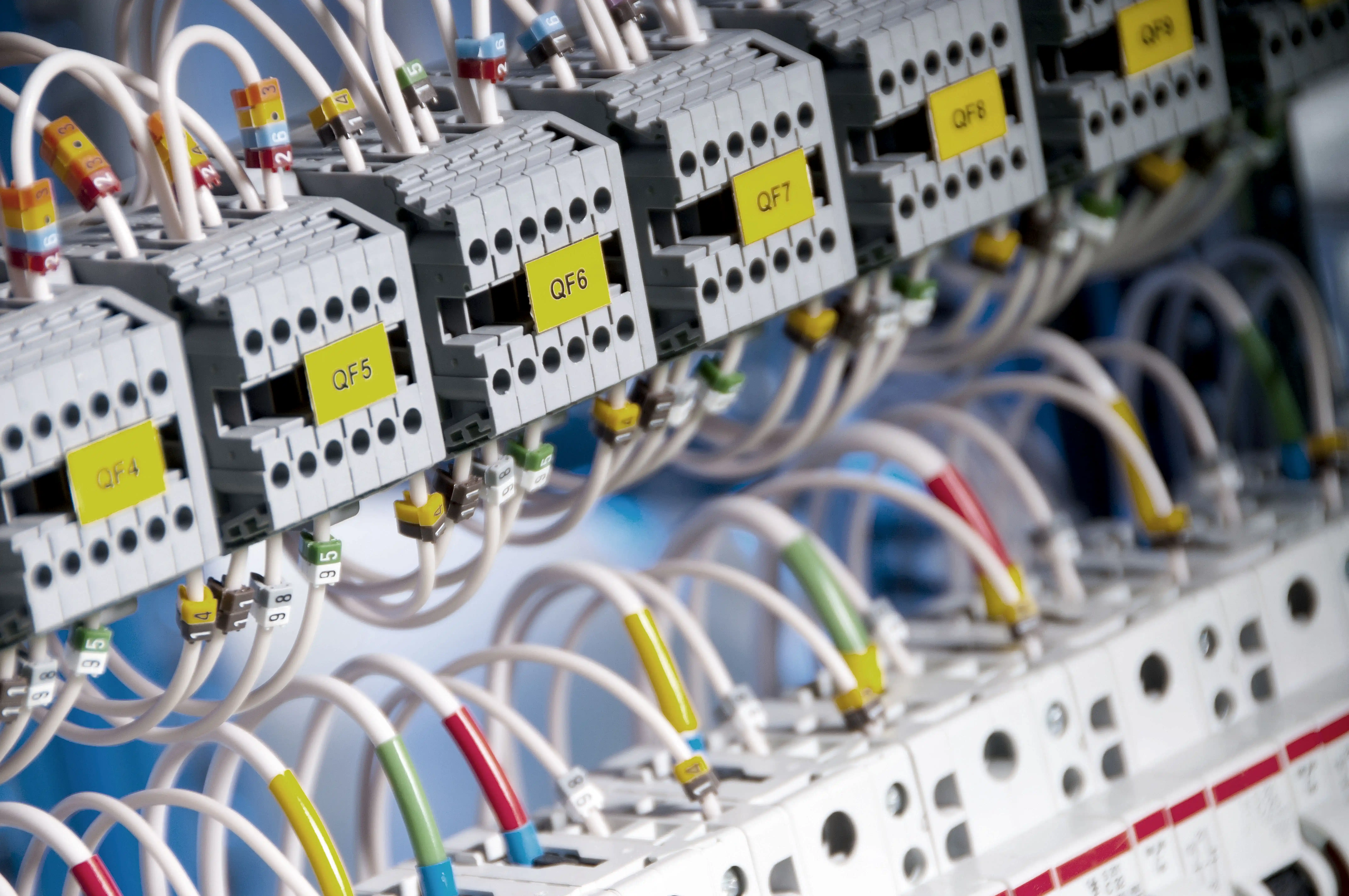 Поставка и монтаж электрооборудования